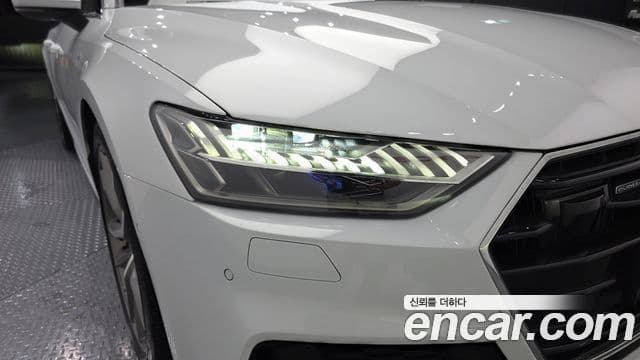 Audi A7 2021 — Photo 17/35