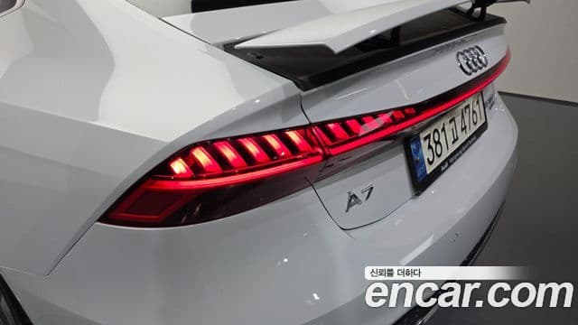 Audi A7 2021 — Photo 34/35