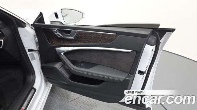 Audi A7 2021 — Photo 33/35