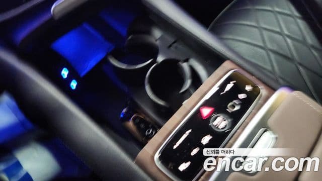 Mercedes-Benz EQS SUV 2023 — ფოტო 6/20