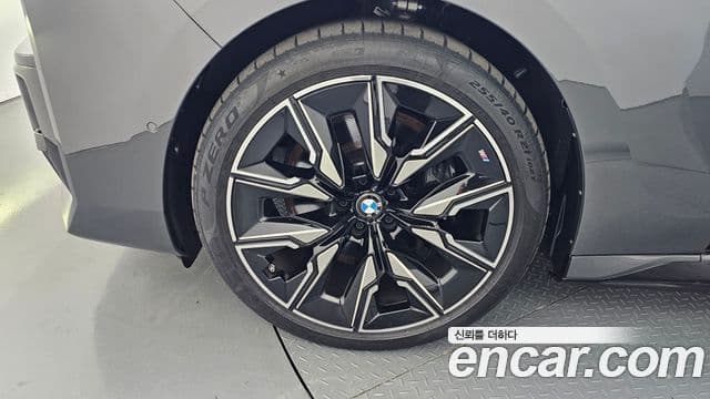 BMW i7 2025 — Photo 2/38