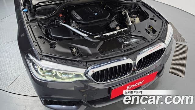 BMW 5 Series 2019 — Фото 6/20