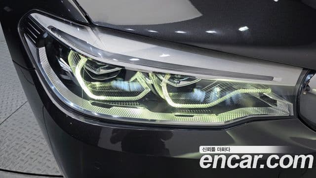 BMW 5 Series 2019 — Şəkil 15/30