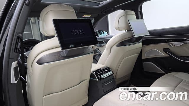 Audi A8 2023 — Photo 28/32