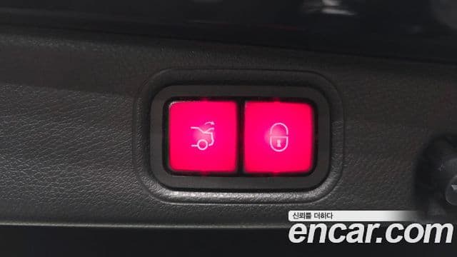Mercedes-Benz E-Class 2018 — Photo 7/20