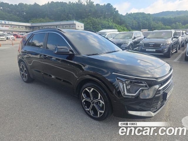 Kia Niro 2022 — Фото 3/20
