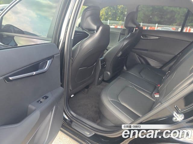 Kia Niro 2022 — Фото 6/20