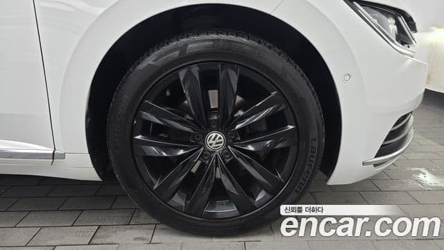 Volkswagen Arteon 2019 — ფოტო 34/34
