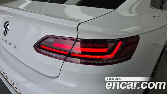 Volkswagen Arteon 2019 — ფოტო 29/34