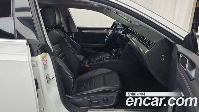 Volkswagen Arteon 2019 — ფოტო 26/34