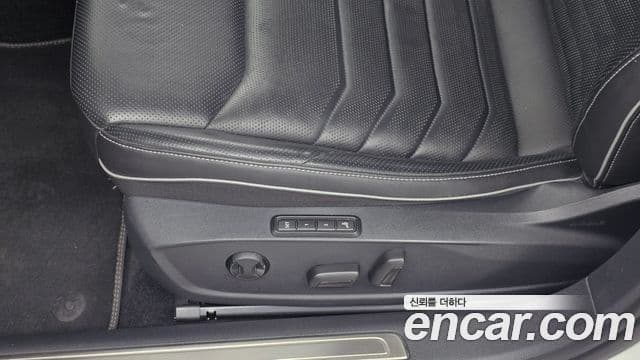 Volkswagen Arteon 2019 — ფოტო 17/34