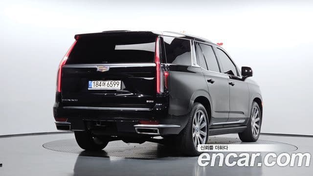 Cadillac Escalade 2021 — Фото 2/20