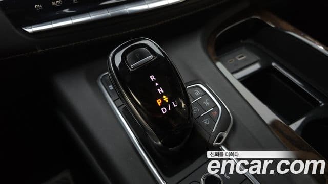 Cadillac Escalade 2021 — Фото 9/20