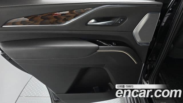 Cadillac Escalade 2021 — Photo 6/33