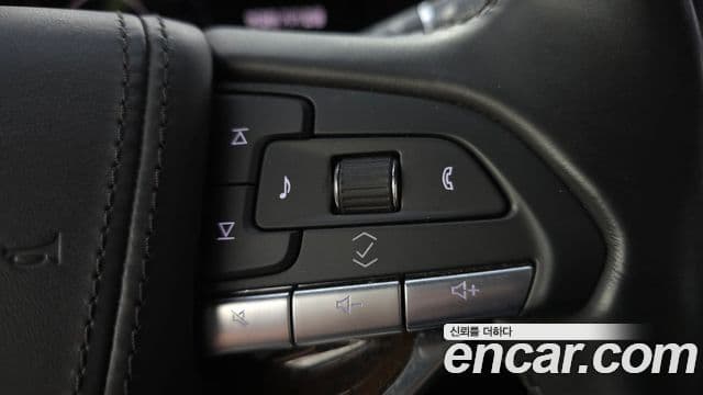 Cadillac Escalade 2021 — Photo 33/33