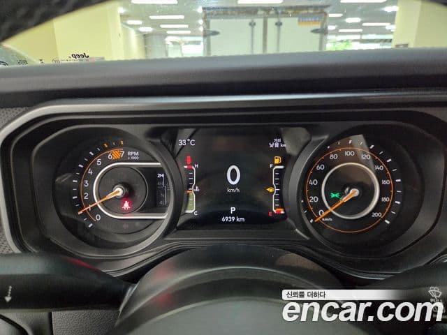 Jeep Wrangler 2025 — Фото 12/20