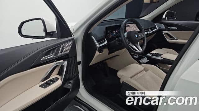 BMW X1 2025 — Фото 12/20