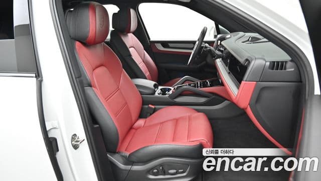 Porsche Cayenne 2025 — ფოტო 10/20