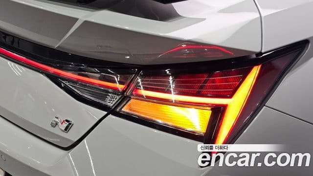 Hyundai The New Avante Hybrid 2022 — Photo 5/37