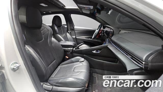 Hyundai The New Avante Hybrid 2022 — Photo 23/37