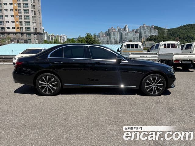 Mercedes-Benz E-Class 2021 — Фото 3/20