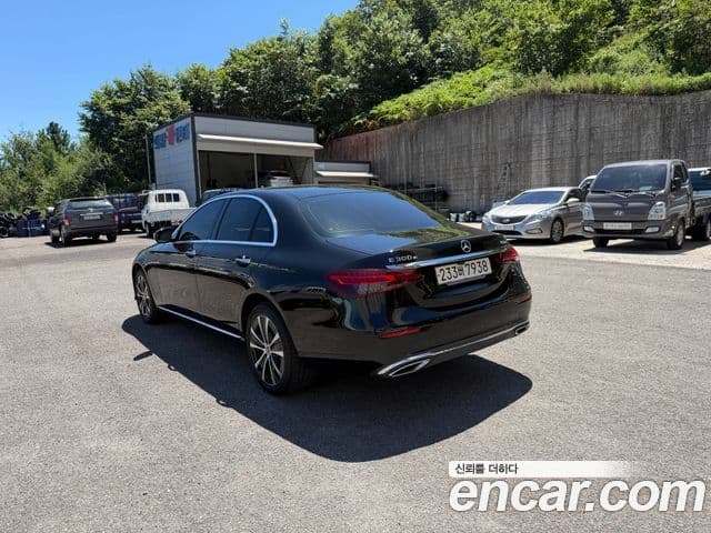 Mercedes-Benz E-Class 2021 — Фото 7/20