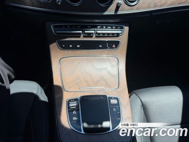 Mercedes-Benz E-Class 2021 — Фото 13/20