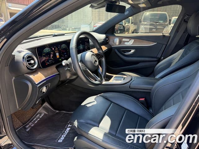 Mercedes-Benz E-Class 2021 — Фото 15/20
