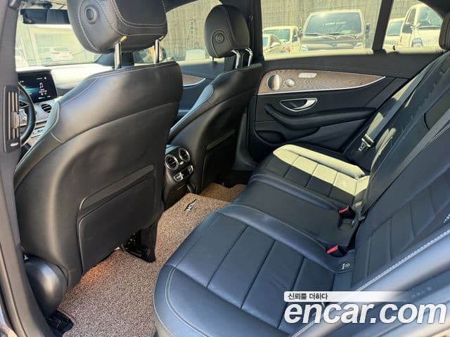 Mercedes-Benz E-Class 2021 — Фото 16/20