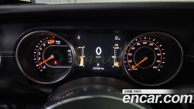 Jeep Wrangler 2018 — Photo 24/31