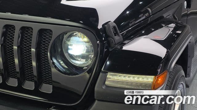 Jeep Wrangler 2018 — Photo 10/31