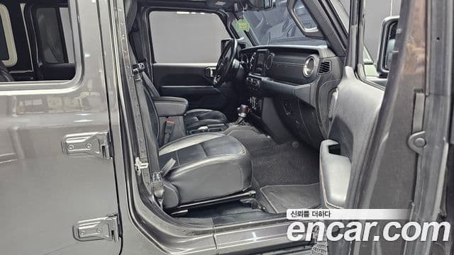 Jeep Wrangler 2019 — Photo 30/31