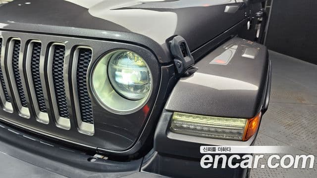 Jeep Wrangler 2019 — Photo 3/31