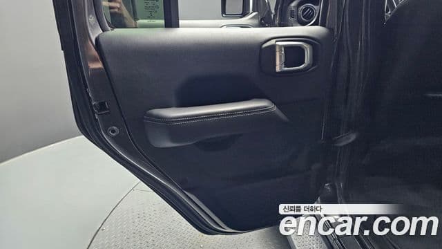 Jeep Wrangler 2019 — Photo 26/31