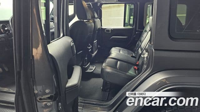 Jeep Wrangler 2019 — Photo 24/31