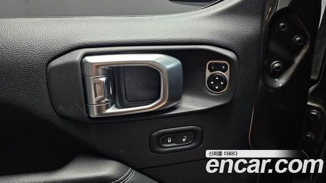 Jeep Wrangler 2019 — Photo 25/31
