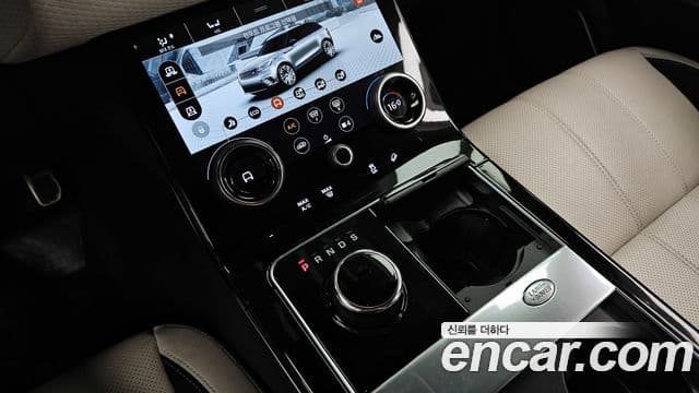 Land Rover Range Rover Velar 2019 — Şəkil 12/20