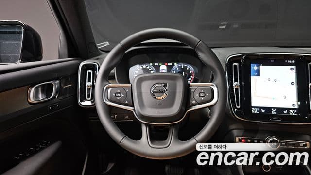 Volvo XC40 2019 — Фото 12/20