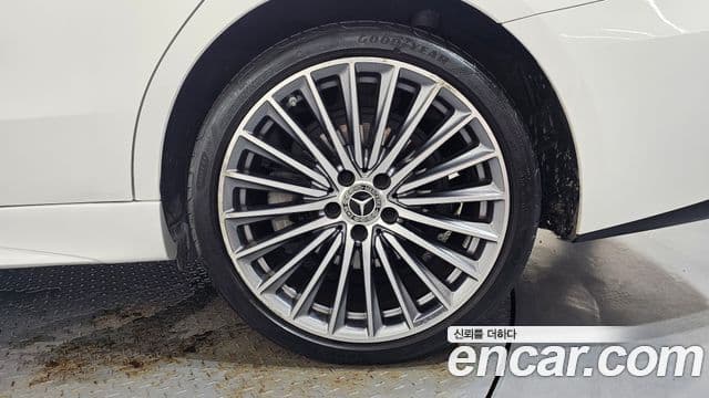 Mercedes-Benz C-Class 2022 — Şəkil 19/34