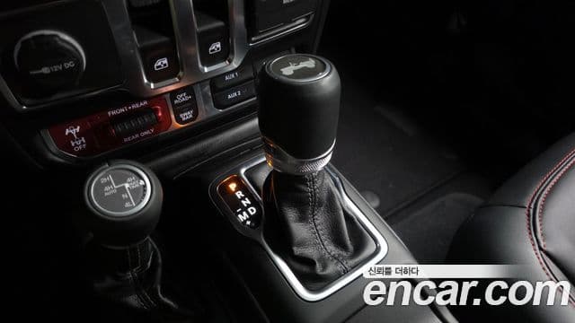 Jeep Wrangler 2024 — Photo 8/20