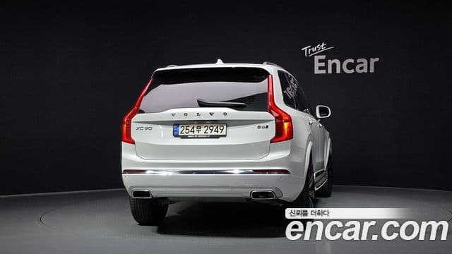 Volvo XC90 2021 — Фото 4/20