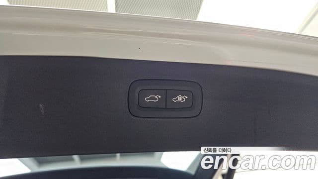 Volvo XC90 2021 — Photo 7/34
