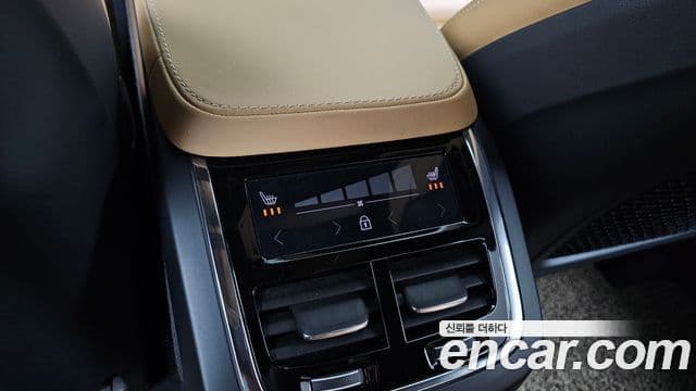 Volvo XC90 2021 — Photo 29/34