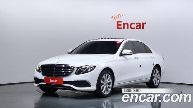 Mercedes-Benz E-Class 2020 — Фото 1/20