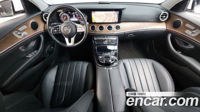 Mercedes-Benz E-Class 2020 — Фото 7/20