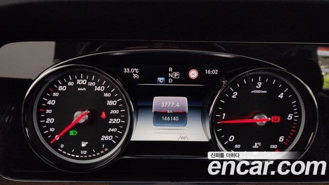 Mercedes-Benz E-Class 2020 — Фото 8/20