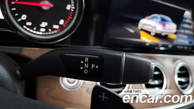 Mercedes-Benz E-Class 2020 — Фото 9/20