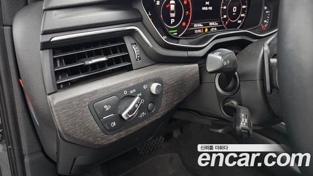 Audi A4 2019 — ფოტო 10/30