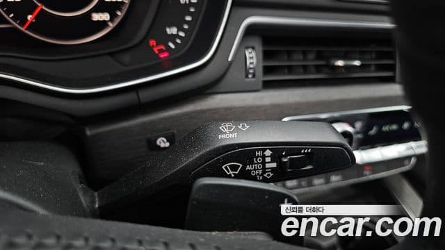 Audi A4 2019 — ფოტო 24/30