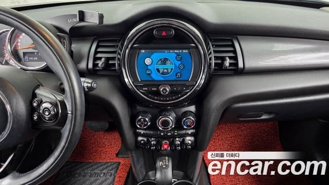 Mini Cooper 2018 — Фото 14/20